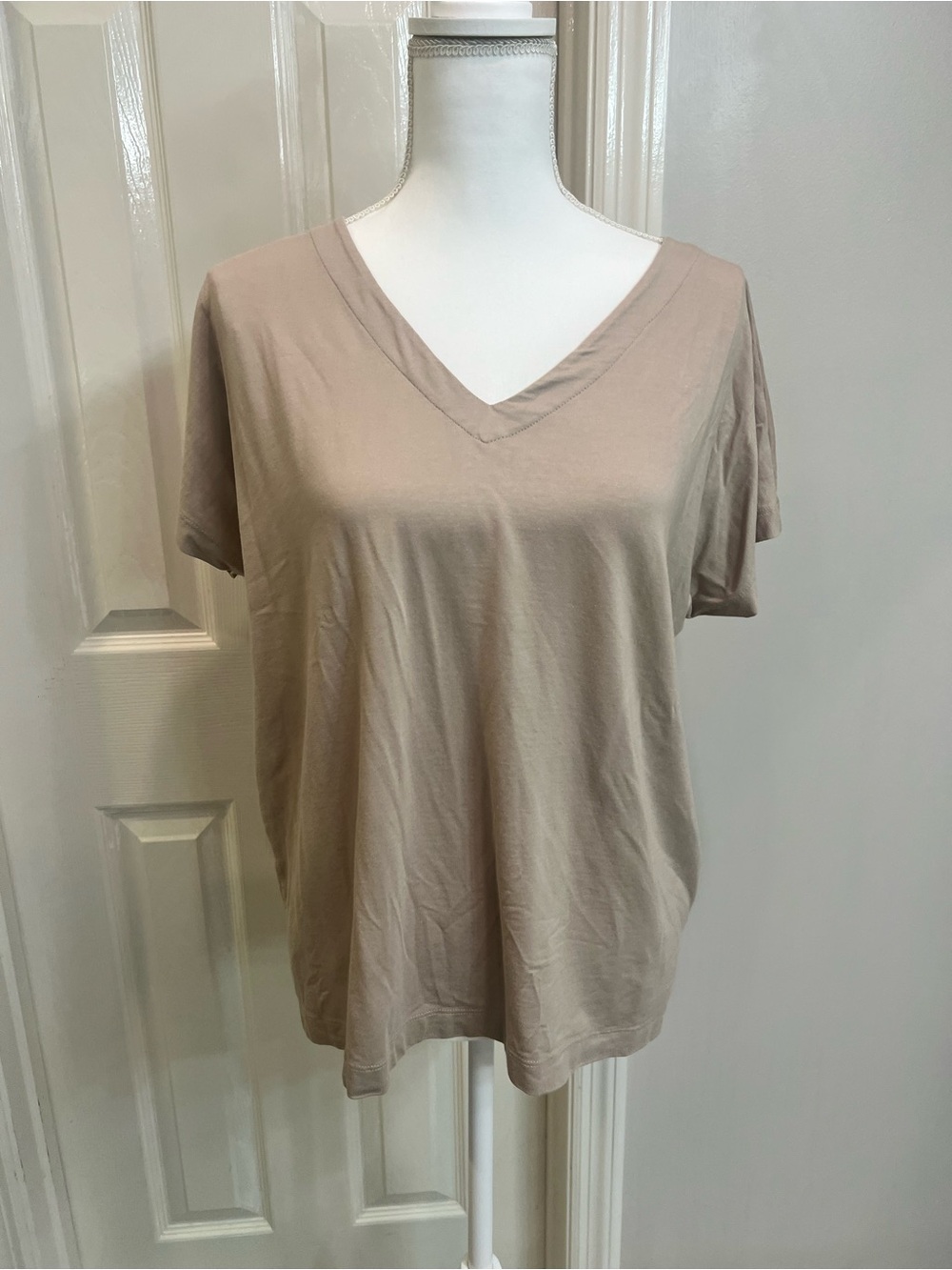 J Jill Luxe Supima Pleat Back Tee Womens Large Taupe V Neck Stretch Cotton Modal